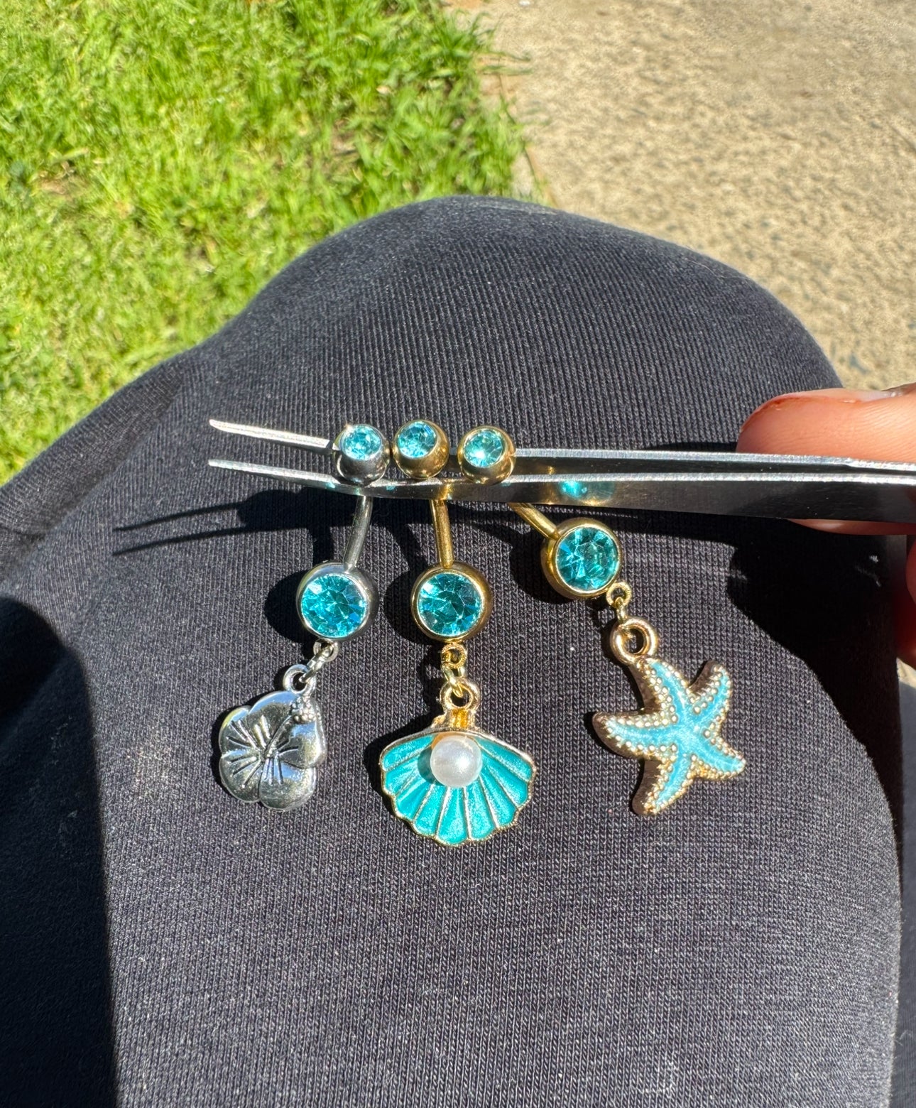 Hawaiian flower belly ring